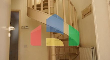 Продаж - Котедж 345 m² В Никосии