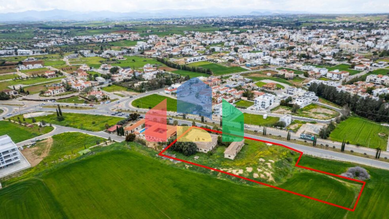 Продаж - Земельна ділянка 7428 m² В Никосии