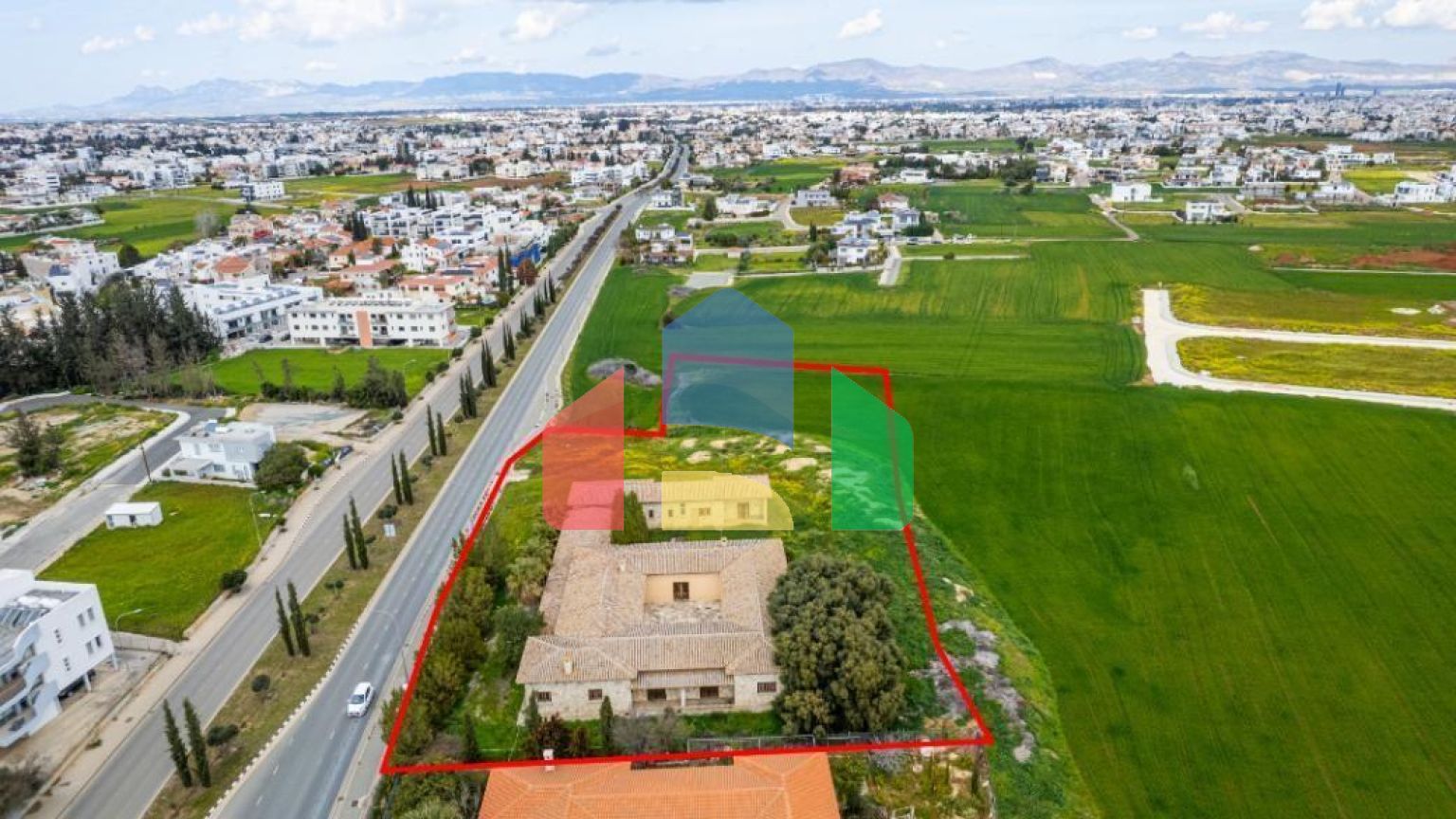 Продаж - Земельна ділянка 7428 m² В Никосии