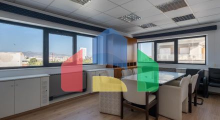 Продаж - Бізнес 238 m² В Никосии