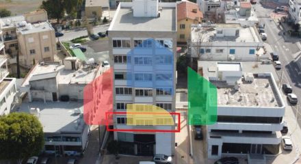 Продаж - Бізнес 149 m² В Никосии