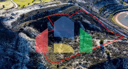 Продажа - Земельный участок 8450 m² в Никосии