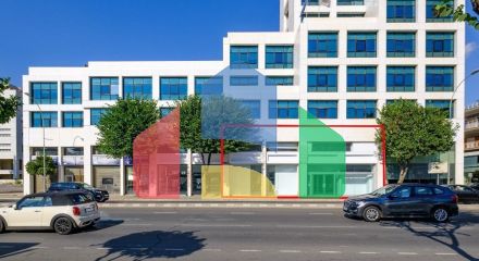 Продаж - Бізнес 181 m² В Никосии