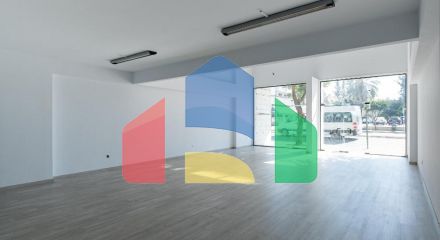 Продаж - Бізнес 181 m² В Никосии