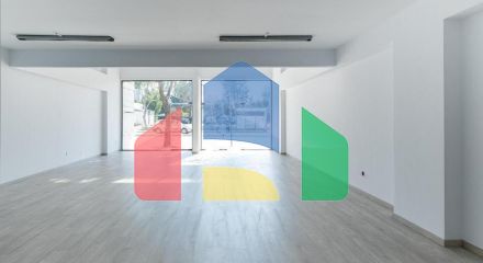 Продаж - Бізнес 181 m² В Никосии