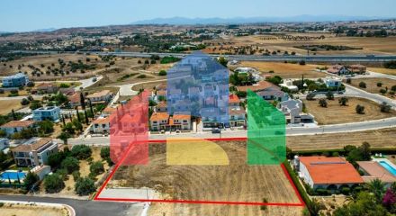 Продаж - Земельна ділянка 3243 m² В Никосии