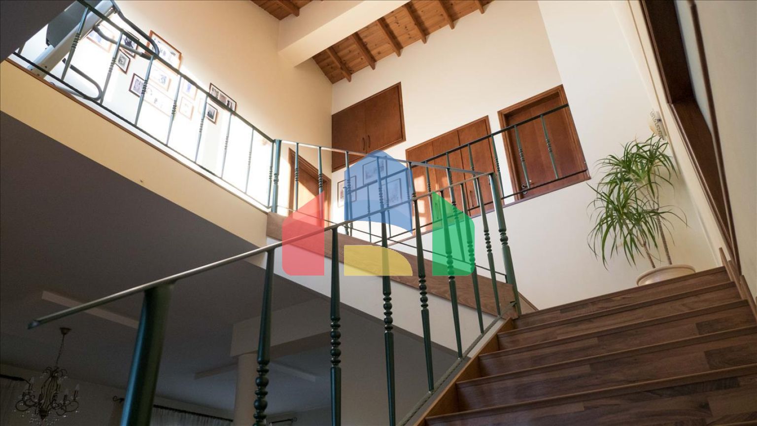 Продаж - Вілла 270 m² В Никосии