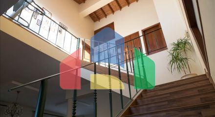 Продаж - Вілла 270 m² В Никосии