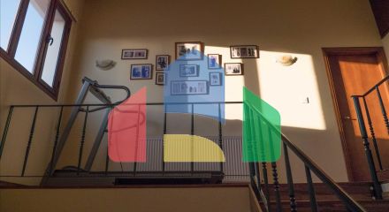 Продаж - Вілла 270 m² В Никосии