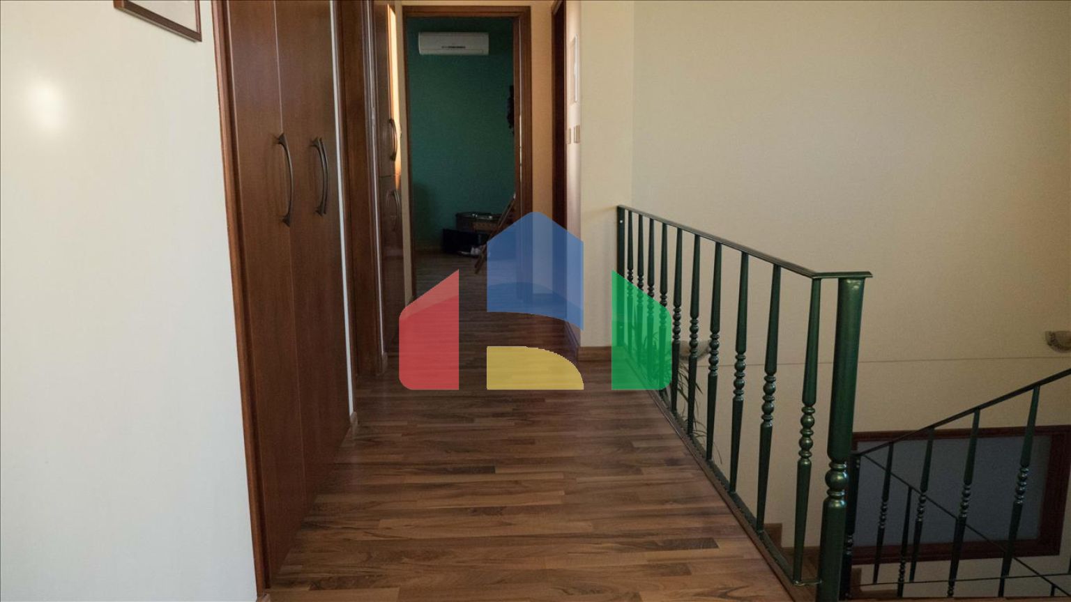 Продаж - Вілла 270 m² В Никосии