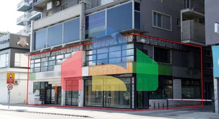 Продаж - Бізнес 513 m² В Никосии
