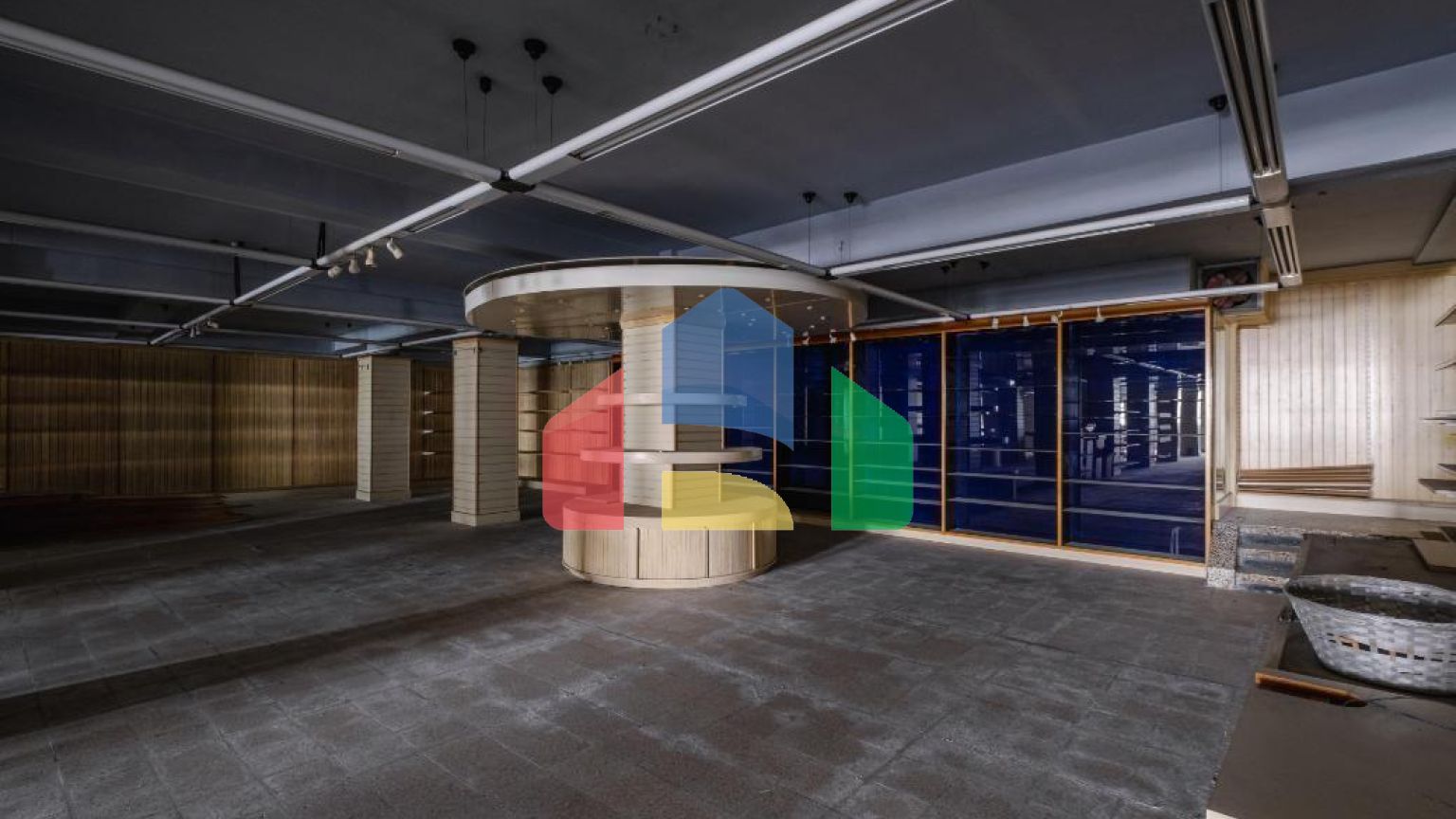 Продаж - Бізнес 513 m² В Никосии