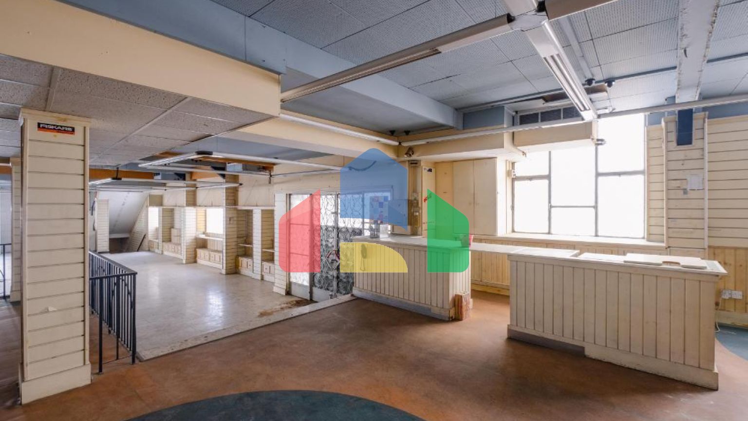 Продаж - Бізнес 513 m² В Никосии