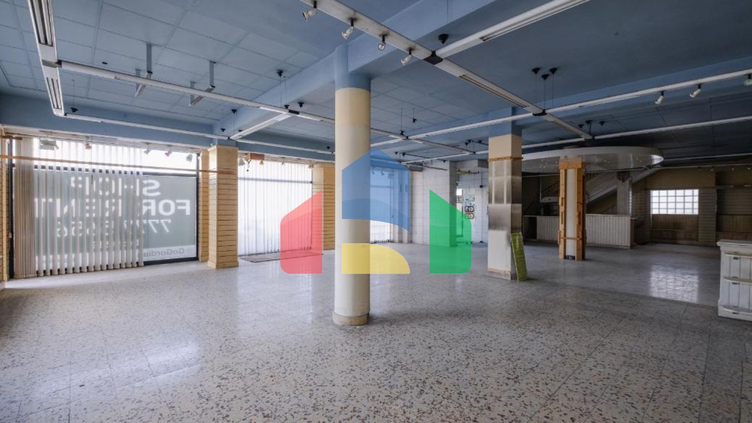 Продаж - Бізнес 513 m² В Никосии