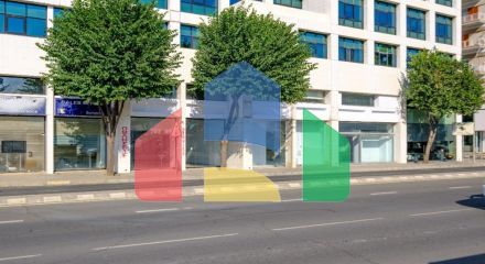 Продаж - Бізнес 2006 m² В Никосии