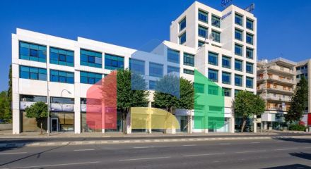 Продаж - Бізнес 2006 m² В Никосии