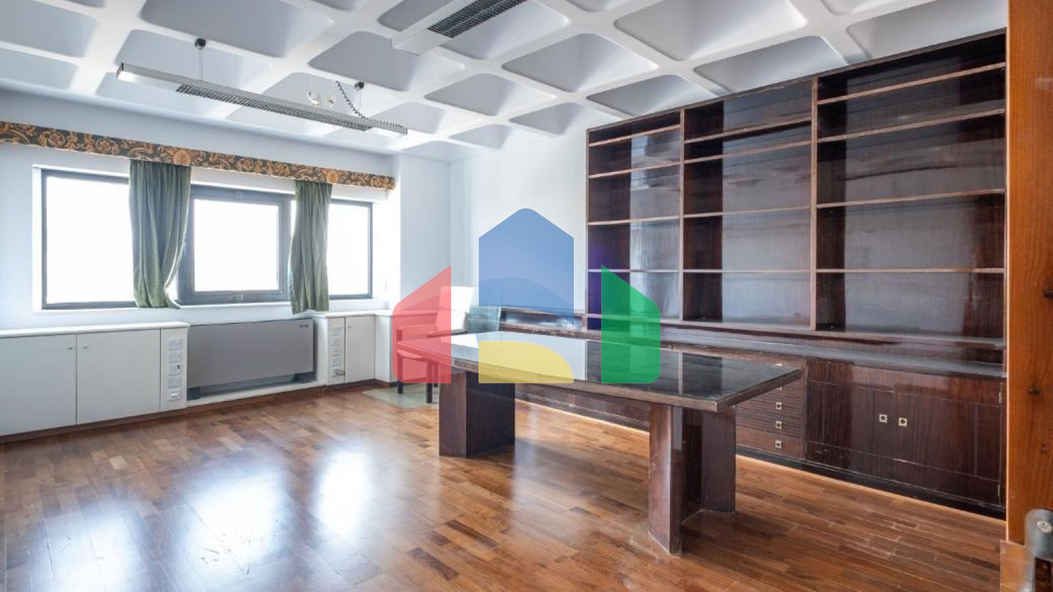 Продаж - Бізнес 2006 m² В Никосии