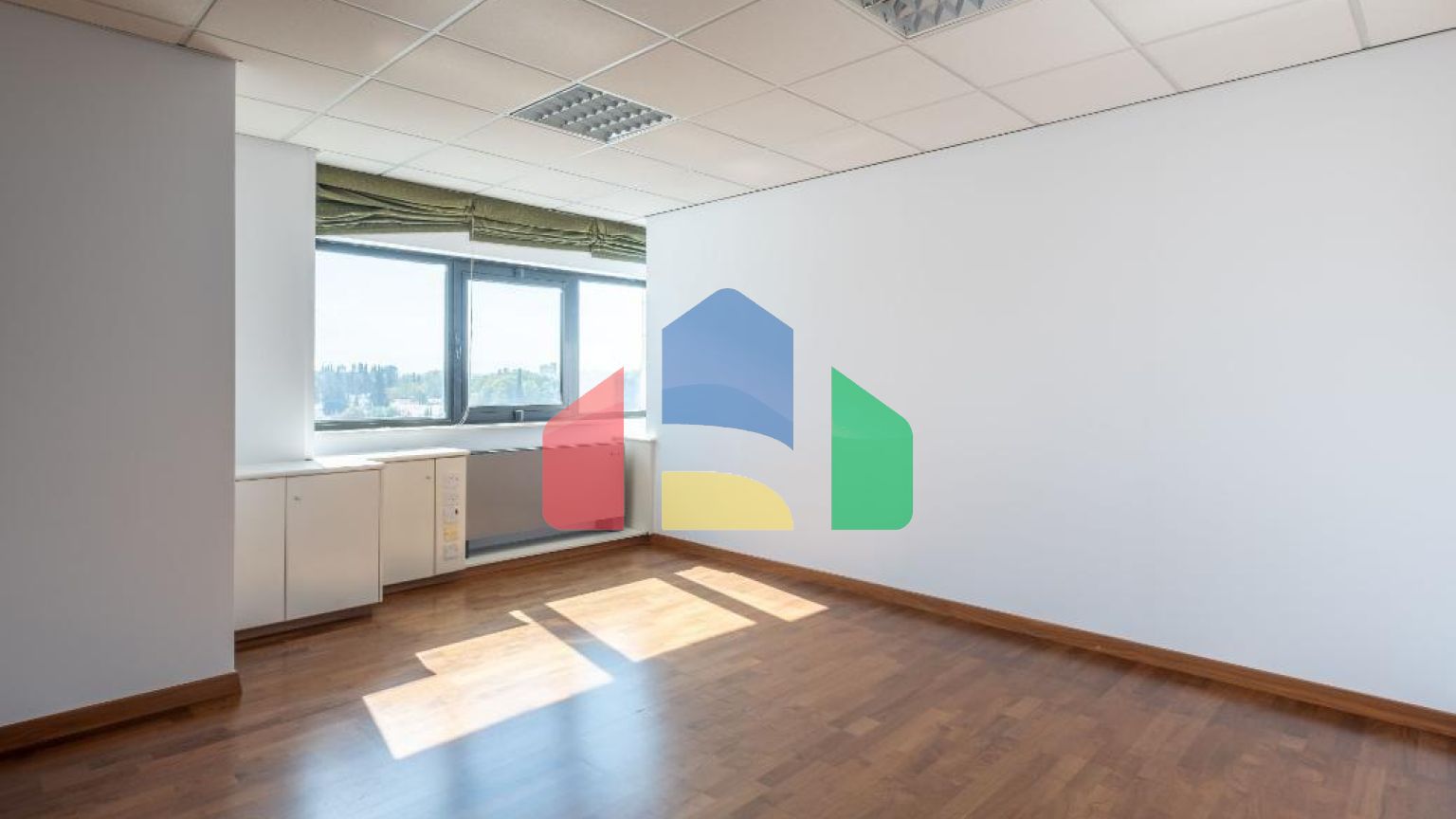 Продаж - Бізнес 2006 m² В Никосии