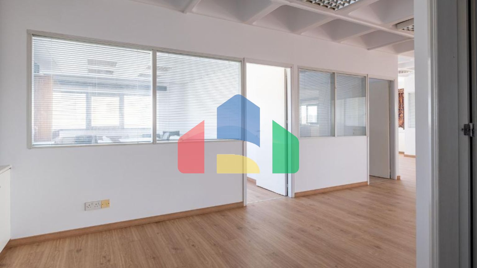 Продаж - Бізнес 2006 m² В Никосии