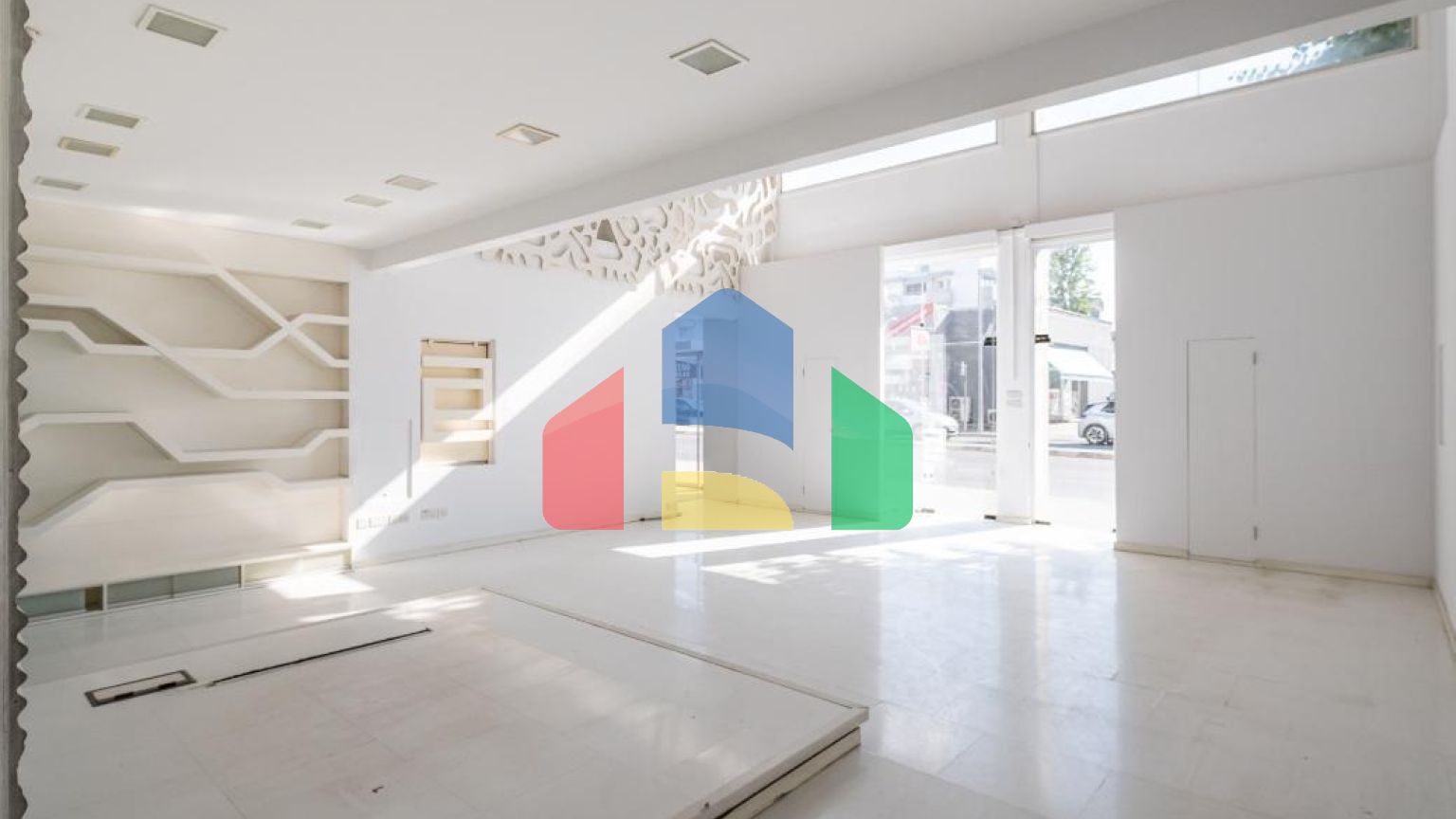 Продаж - Бізнес 2006 m² В Никосии