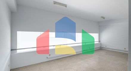 Продаж - Бізнес 2006 m² В Никосии