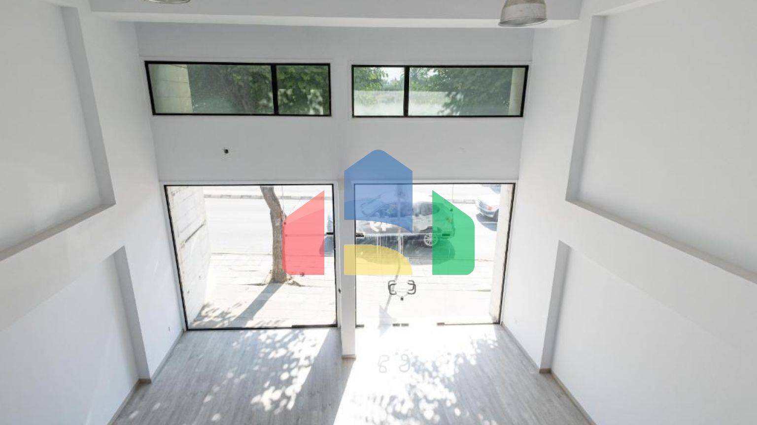 Продаж - Бізнес 2006 m² В Никосии