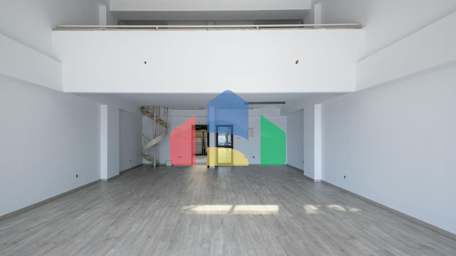 Продаж - Бізнес 2006 m² В Никосии