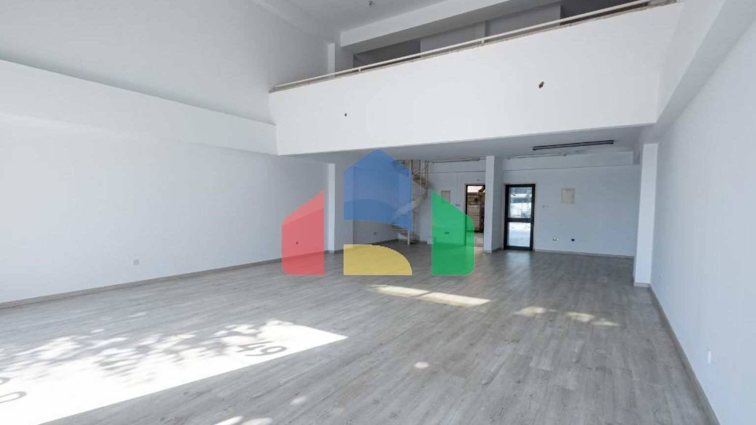 Продаж - Бізнес 2006 m² В Никосии