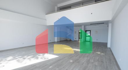 Продаж - Бізнес 2006 m² В Никосии