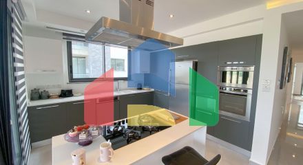 Трехкомнатный Penthouse 130 м2 в уютном комплексе в Никосии