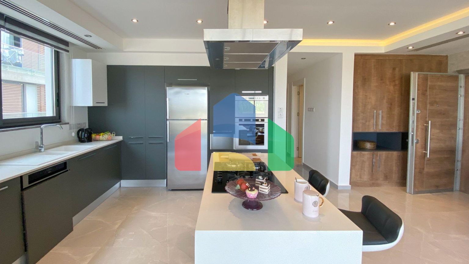 Трехкомнатный Penthouse 130 м2 в уютном комплексе в Никосии