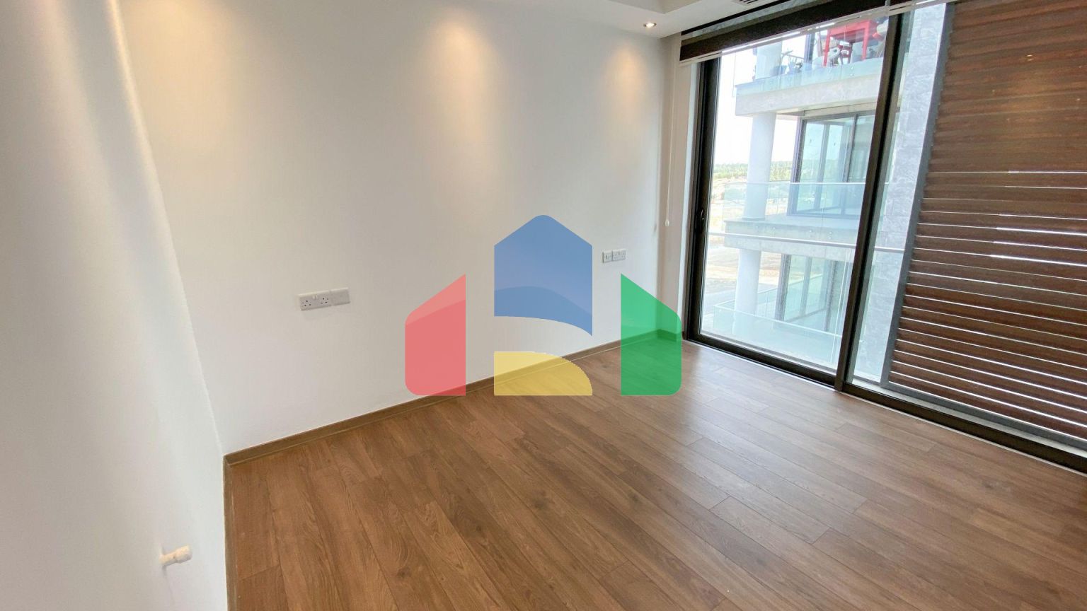 Квартира 3+1 (130 м2) в уютном  комплексе в Никосии