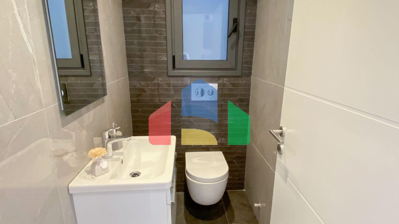 Квартира 3+1 (130 м2) в уютном  комплексе в Никосии