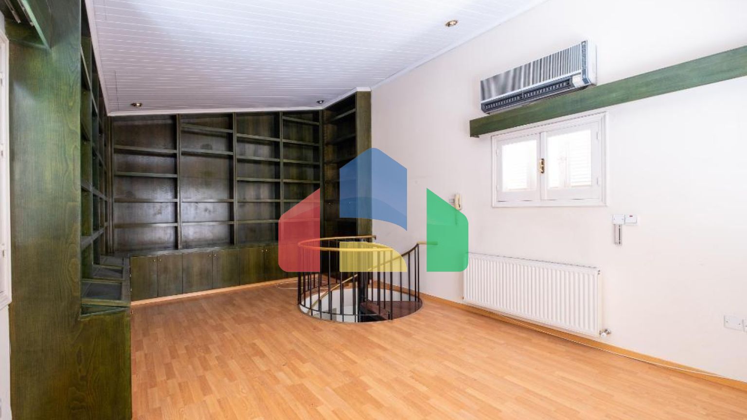 Продажа - Здание в Никосии