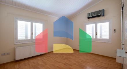 Продажа - Здание в Никосии