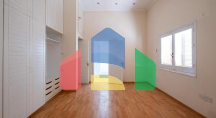 Продажа - Здание в Никосии