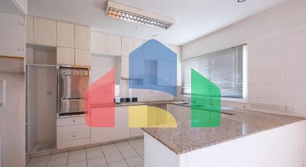 Продажа - Здание в Никосии