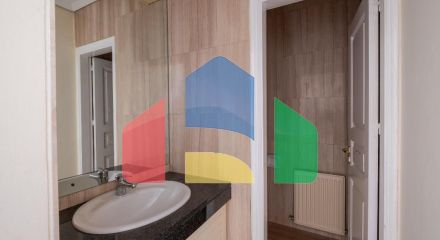 Продажа - Здание в Никосии