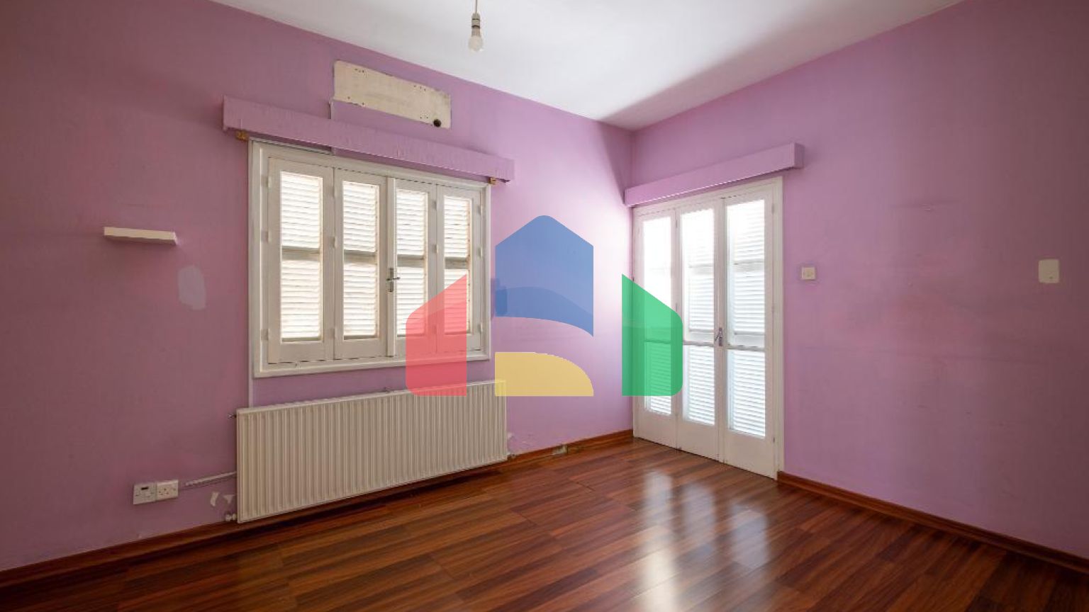 Продажа - Здание в Никосии