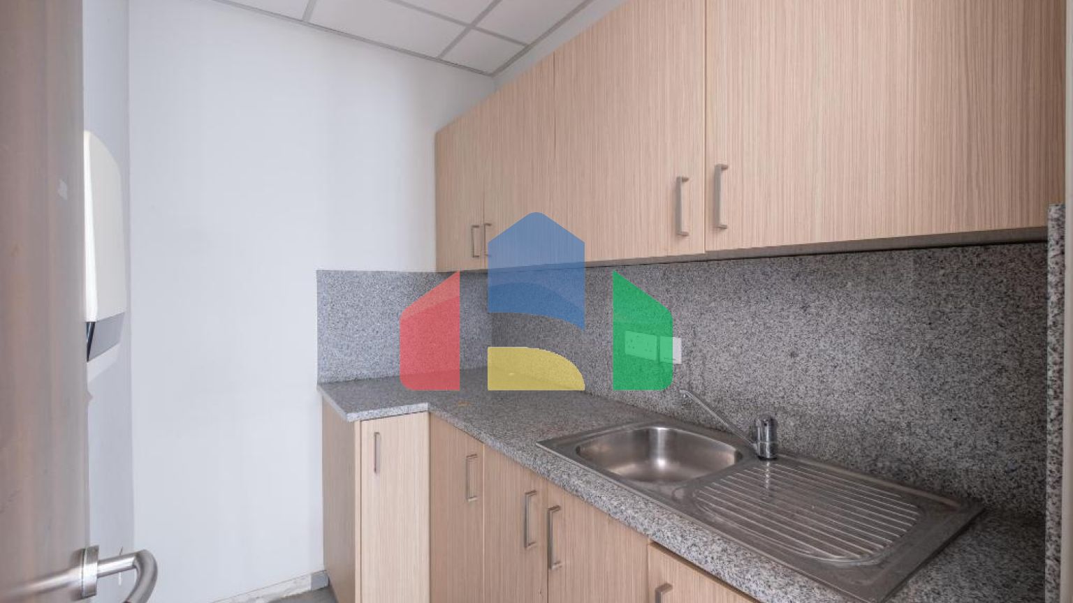 Продажа - Бизнес 219 m² в Никосии