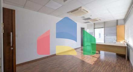 Продажа - Бизнес 219 m² в Никосии