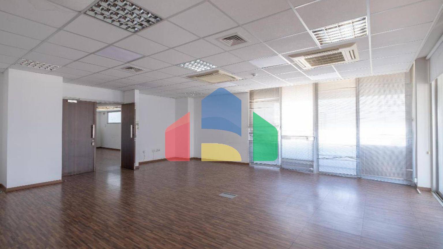 Продажа - Бизнес 219 m² в Никосии