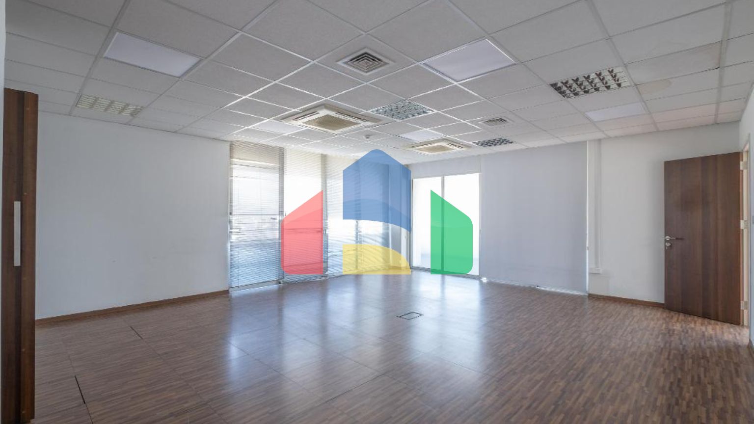 Продажа - Бизнес 219 m² в Никосии