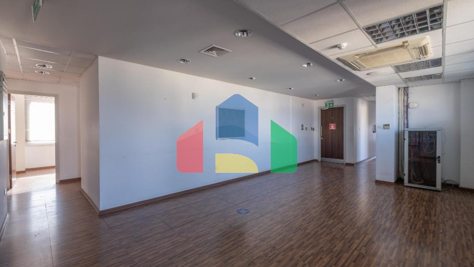 Продажа - Бизнес 219 m² в Никосии