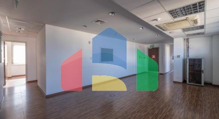 Продажа - Бизнес 219 m² в Никосии