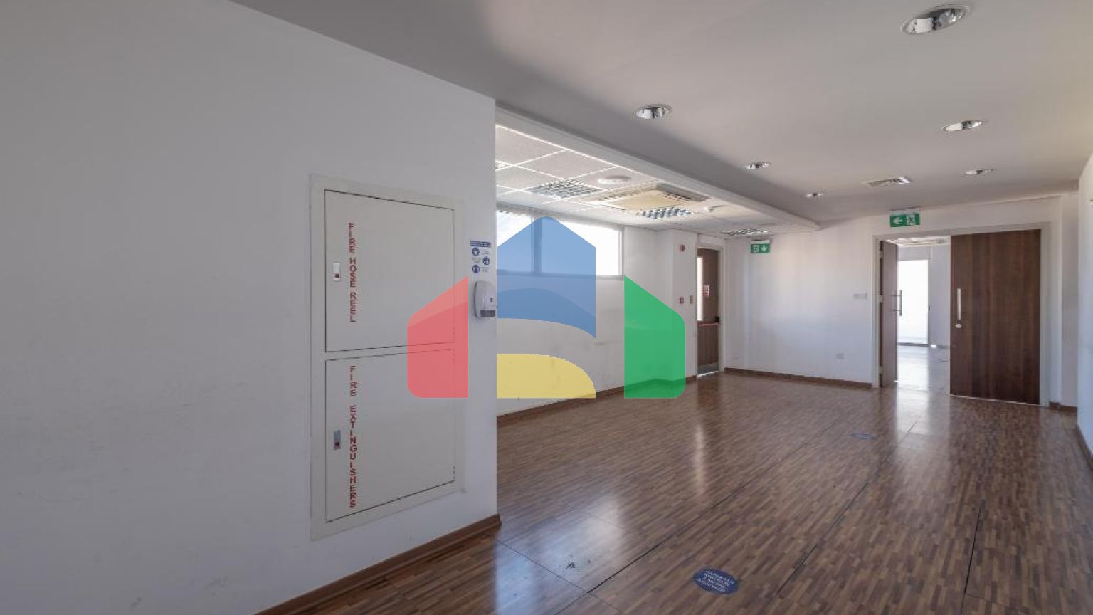 Продажа - Бизнес 219 m² в Никосии