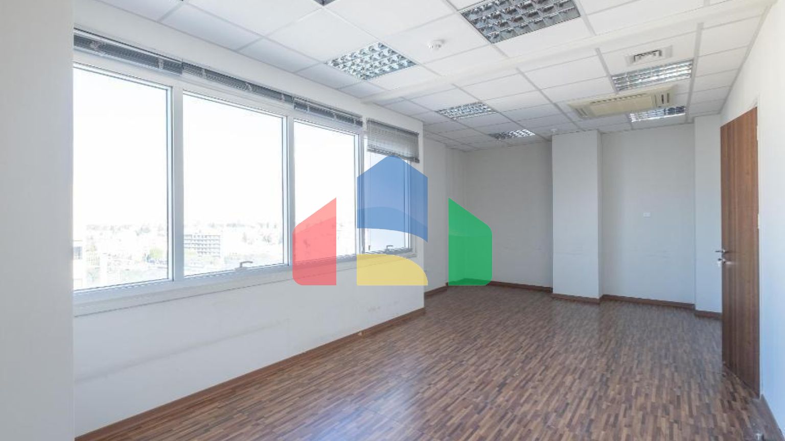 Продажа - Бизнес 219 m² в Никосии