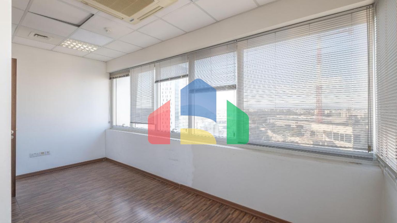 Продажа - Бизнес 219 m² в Никосии