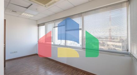 Продажа - Бизнес 219 m² в Никосии