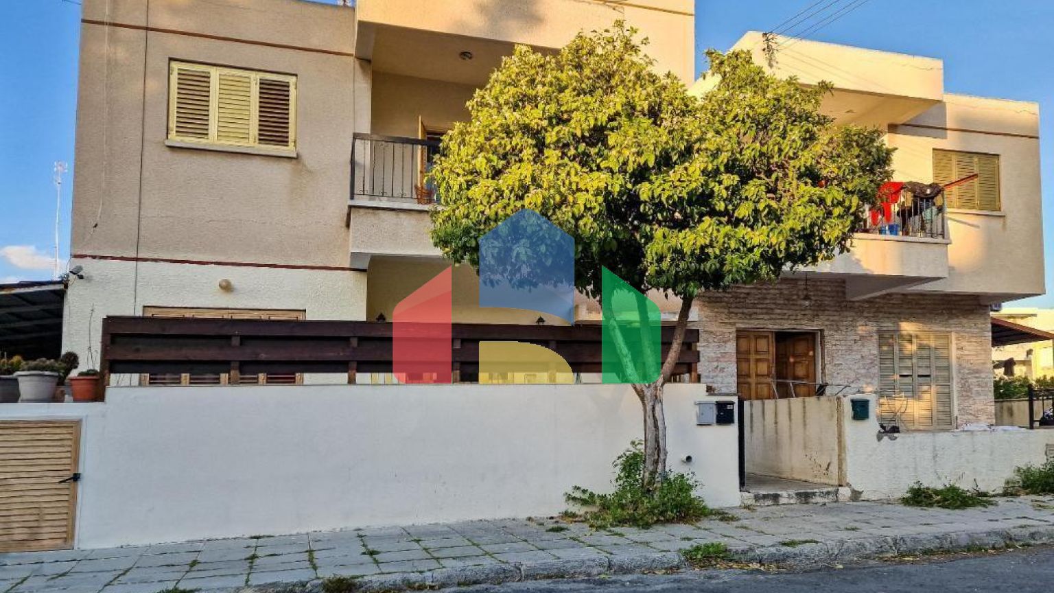 Продажа - Здание в Никосии